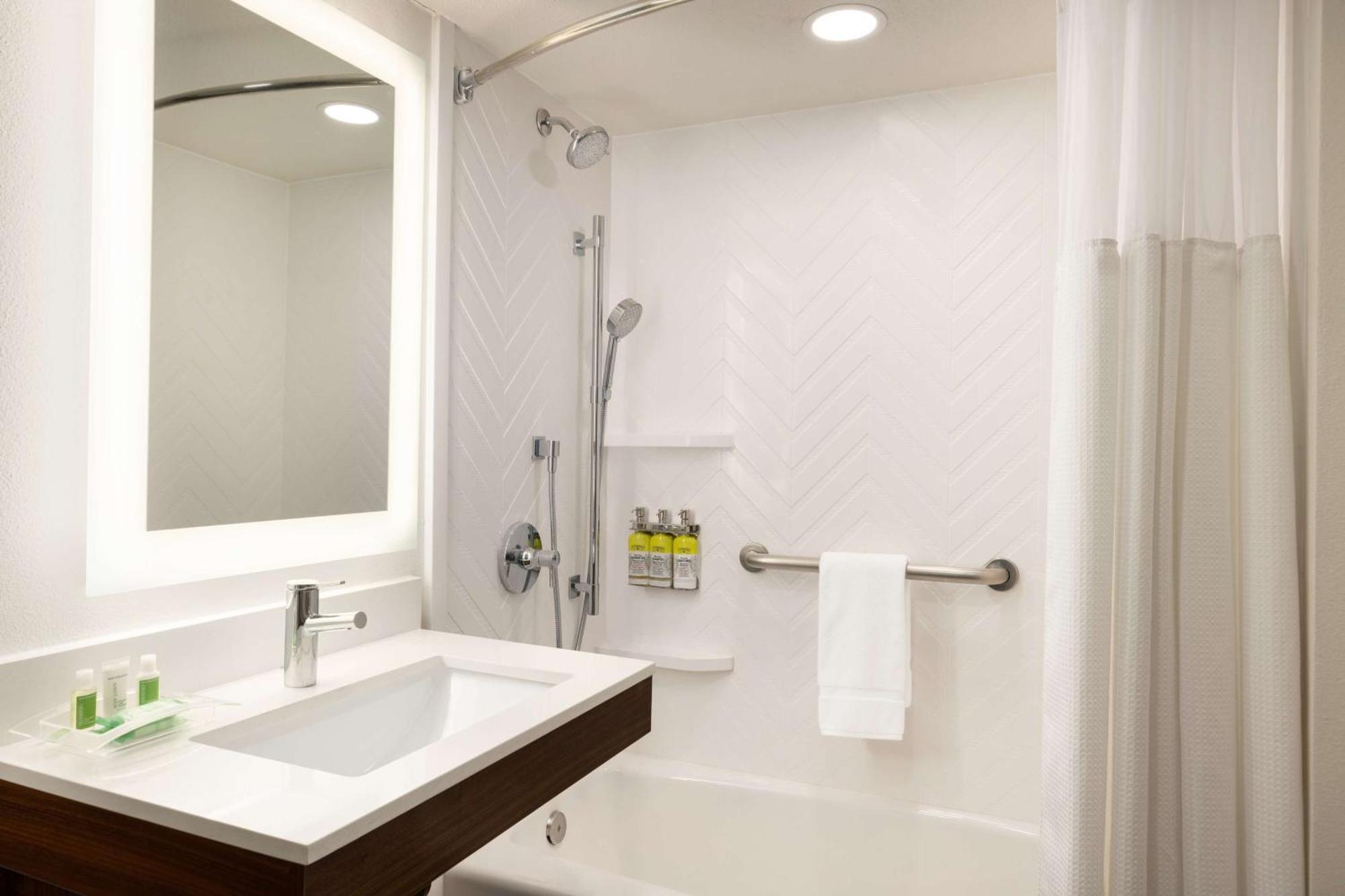 Doubletree By Hilton Fort Worth South Εξωτερικό φωτογραφία