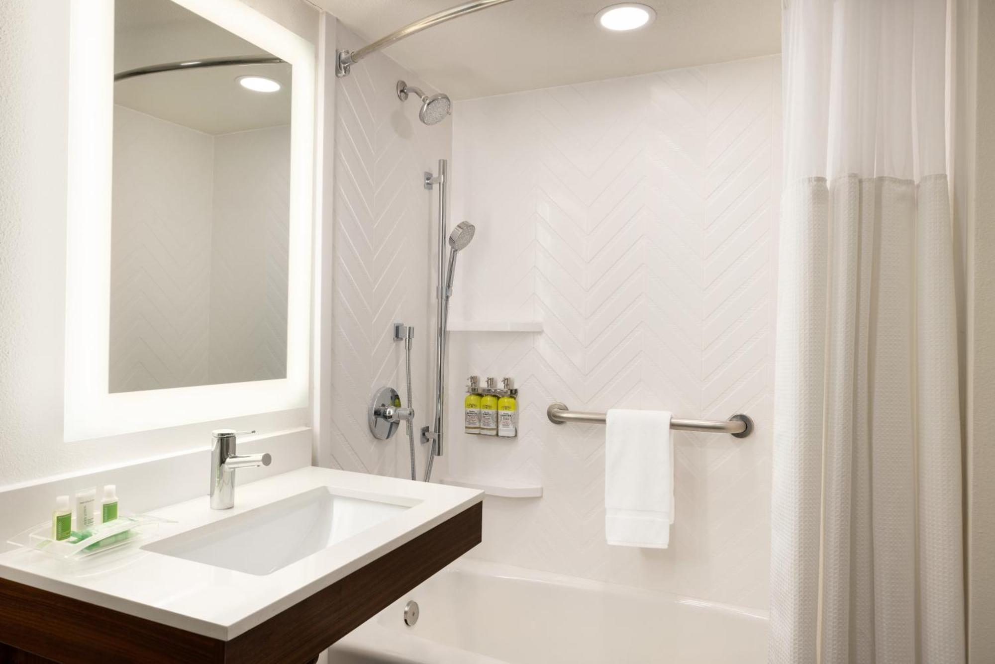 Doubletree By Hilton Fort Worth South Εξωτερικό φωτογραφία